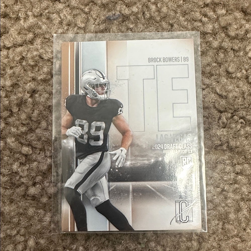Topps Las Vegas TE Football Card - Silver and Black